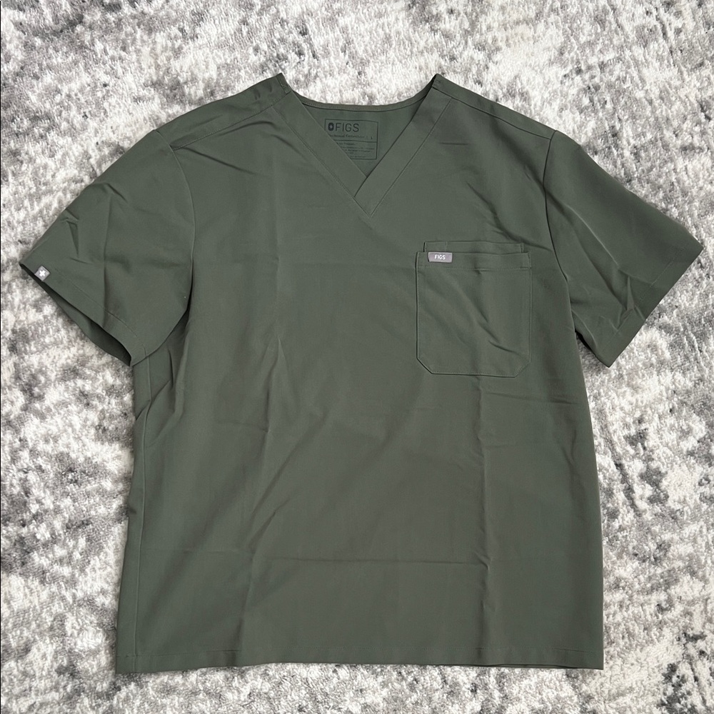 Figs Men's Green V-Neck Short Sleeve Tee
